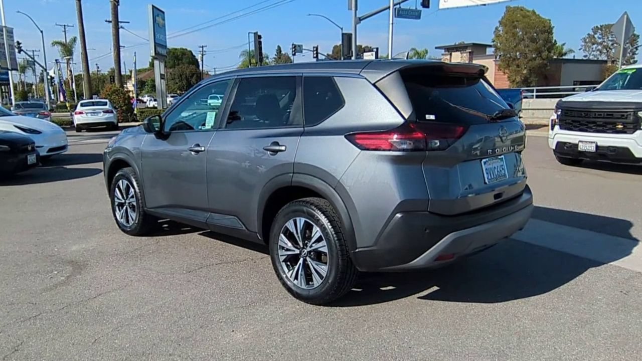 Used 2023 Gun Metallic Nissan SV image 6