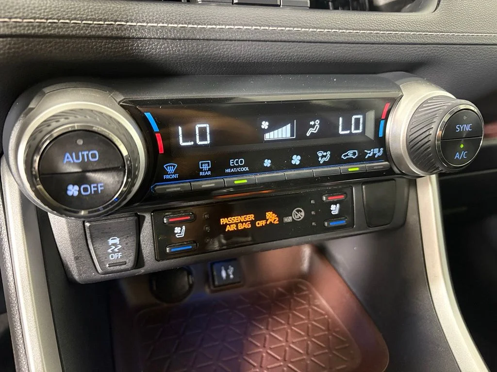 2019 Toyota RAV4 Limited - Photo 32