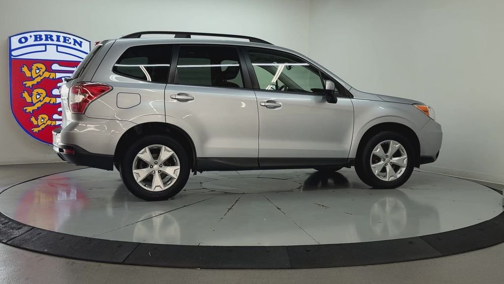 Used 2016 Ice Silver Metallic Subaru 2.5i Premium image 4