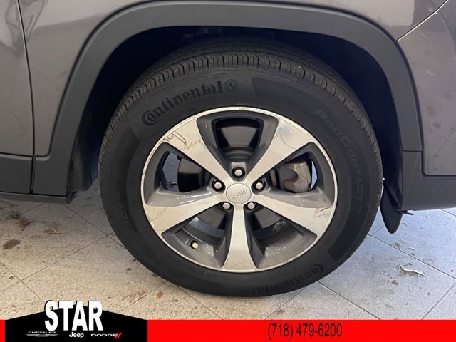 Used 2019 Granite Crystal Metallic Clearcoat Jeep Limited image 8