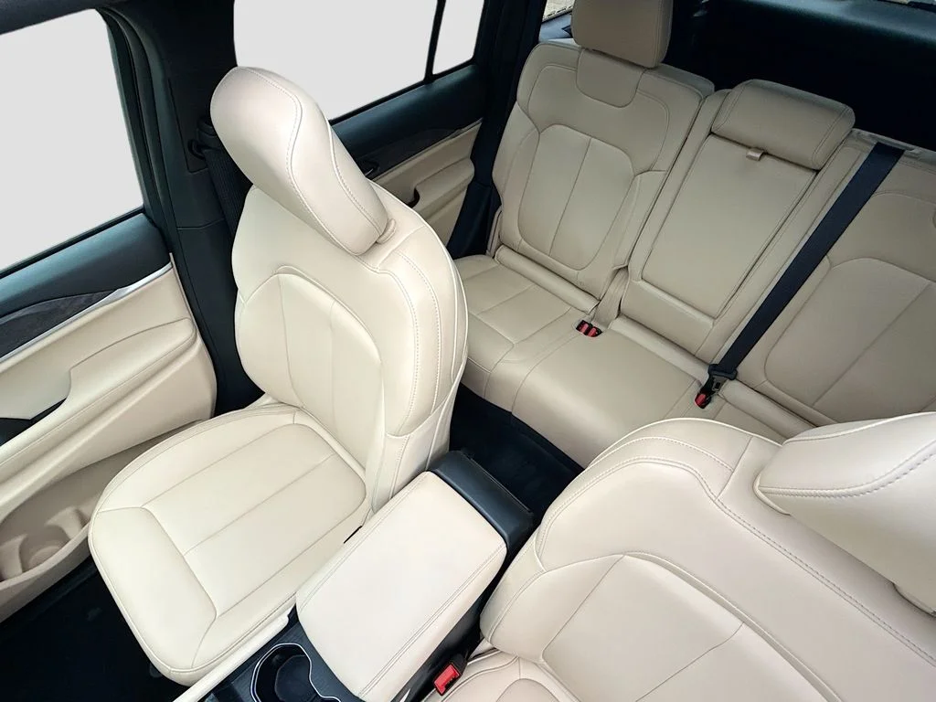 Used 2025 Velvet Red Pearlcoat Jeep Limited image 23