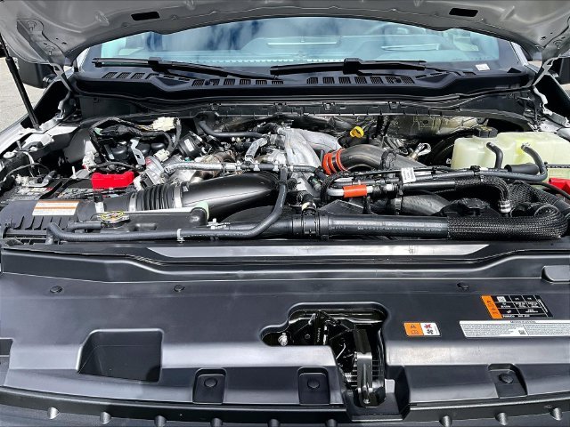 New 2027 Iconic Silver Metallic Ford Lariat image 27