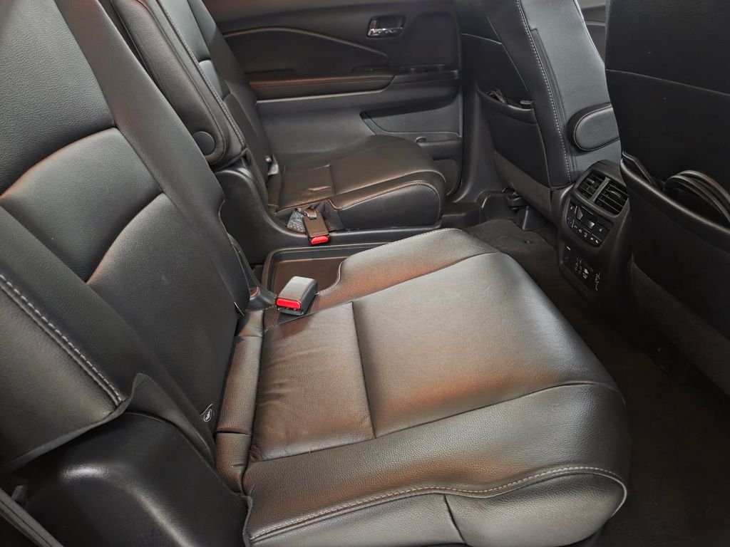 Used 2022  Honda Touring image 19