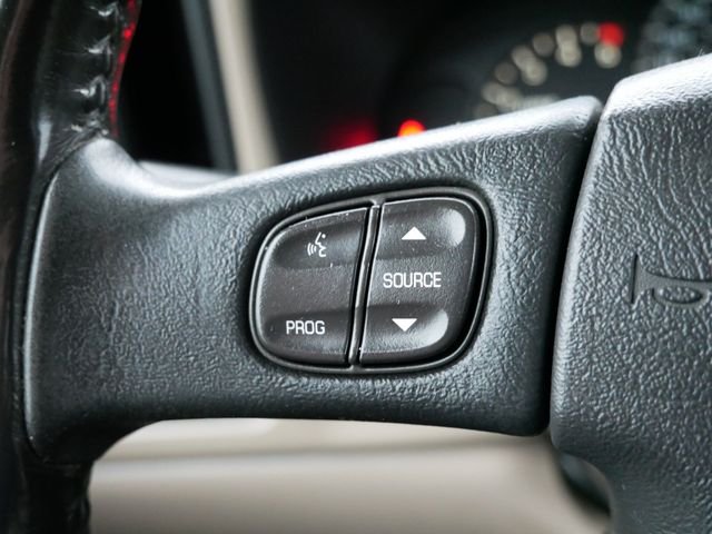 Used 2006 Summit White Chevrolet LT image 20