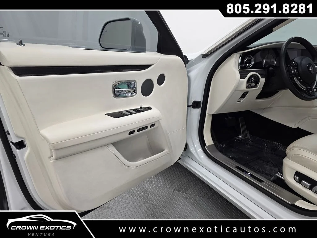 Used 2021  Rolls-Royce Base image 28