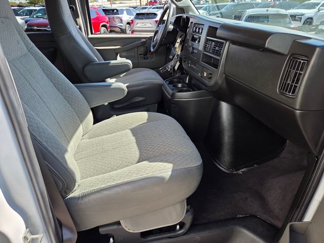 2025 Chevrolet Express Passenger LT - Photo 15