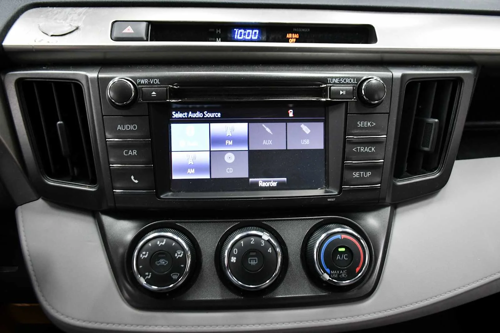 Used 2015 Classic Silver Metallic Toyota LE image 18