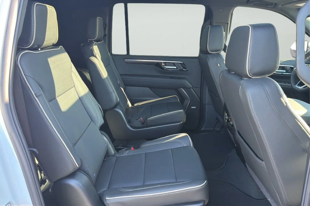 New 2027 Polar White Tricoat Chevrolet Premier image 13