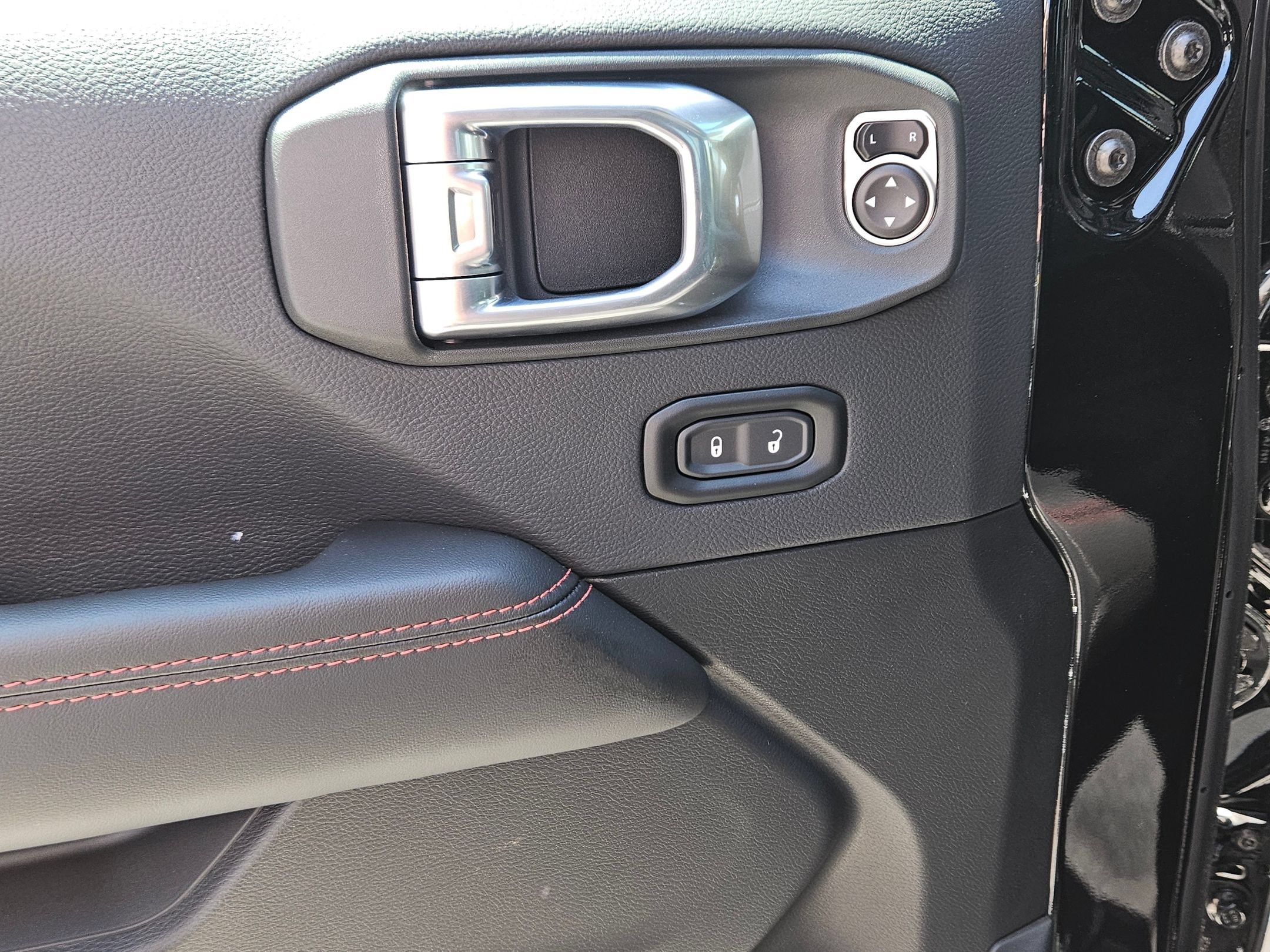 New 2026 Black Clear-Coat Exterior Paint Jeep Rubicon X image 17