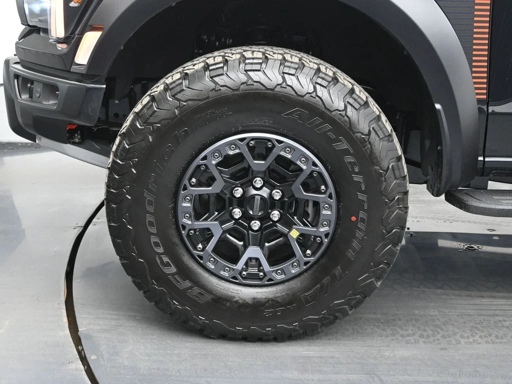 New 2026 Oxford White Ford Raptor image 24