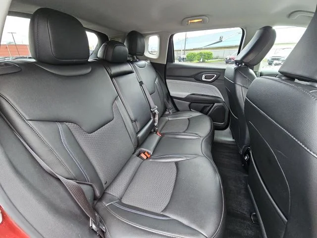 Used 2022 Red Jeep Latitude image 27