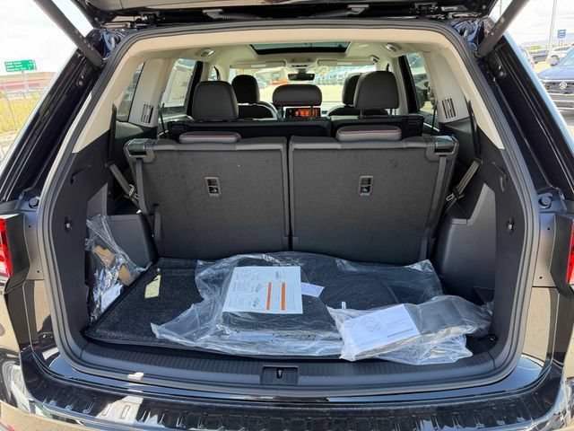 New 2026 Deep Black Volkswagen 2.0T Peak Edition image 32