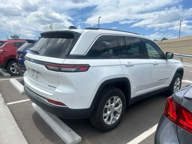 Used 2023 White/off-white Jeep Limited image 3