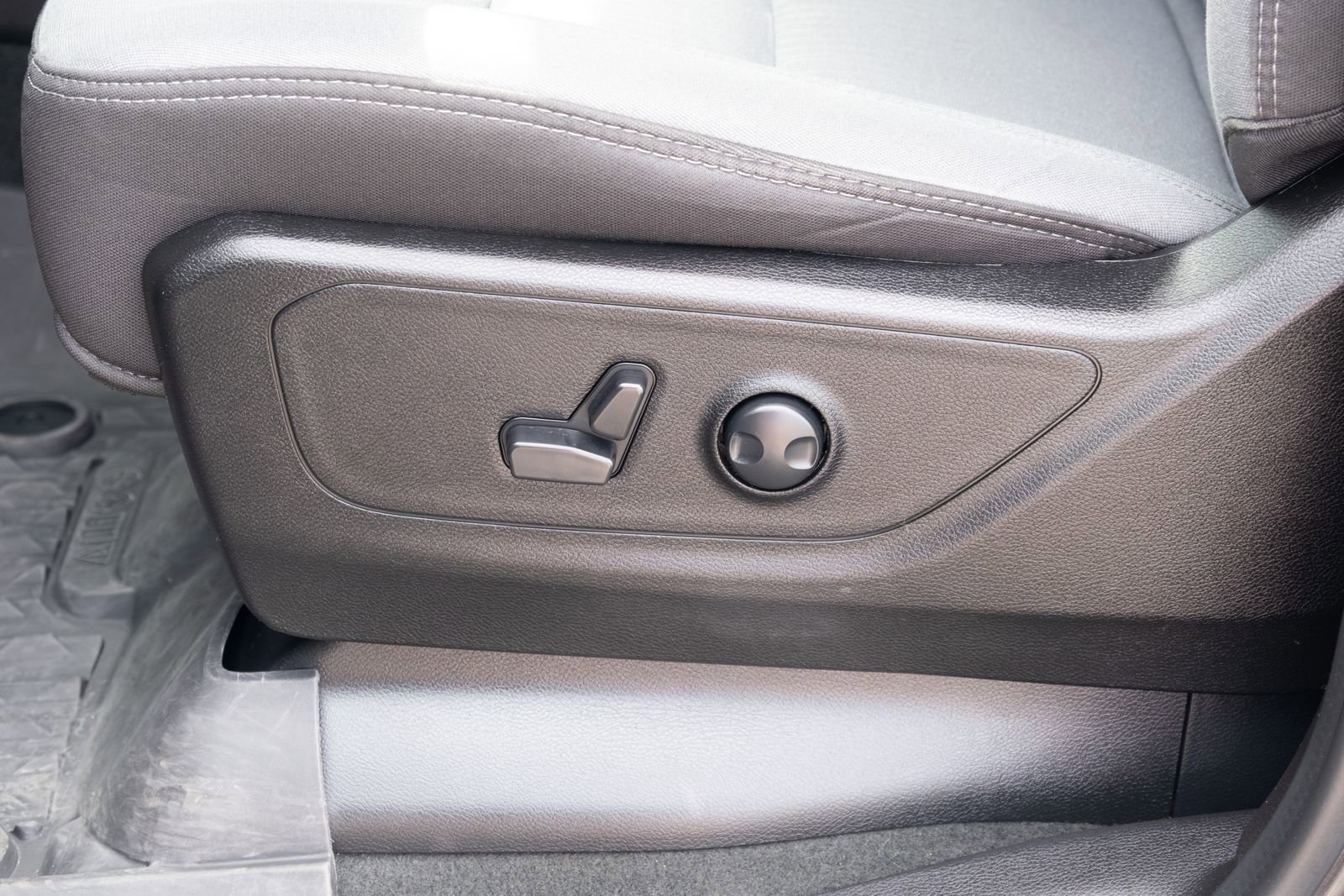 Used 2024  Ram Big Horn image 14