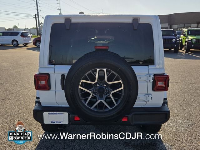 Used 2024 White Jeep Sahara image 10