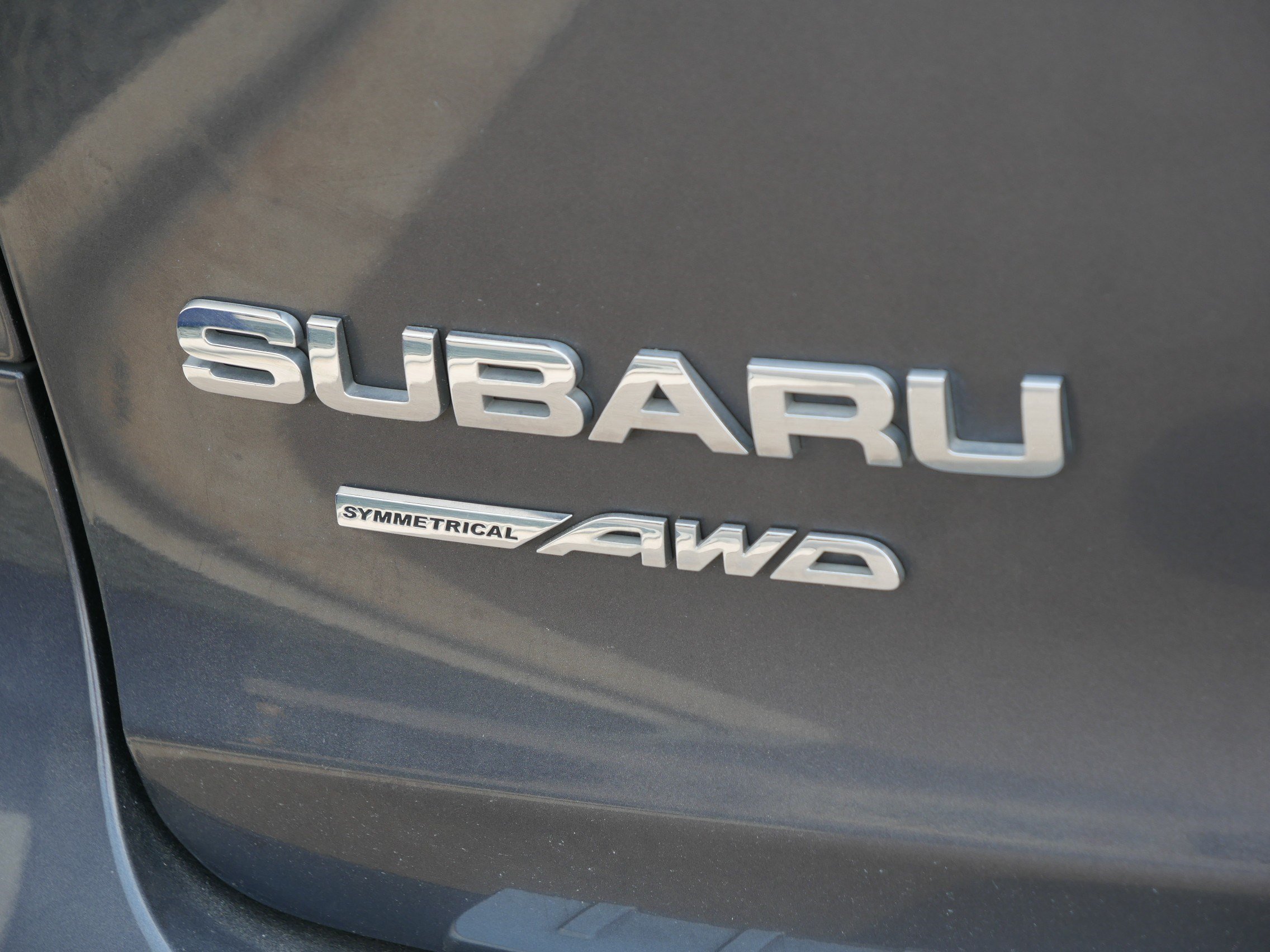 Used 2022 Magnetite Gray Metallic Subaru Limited image 6