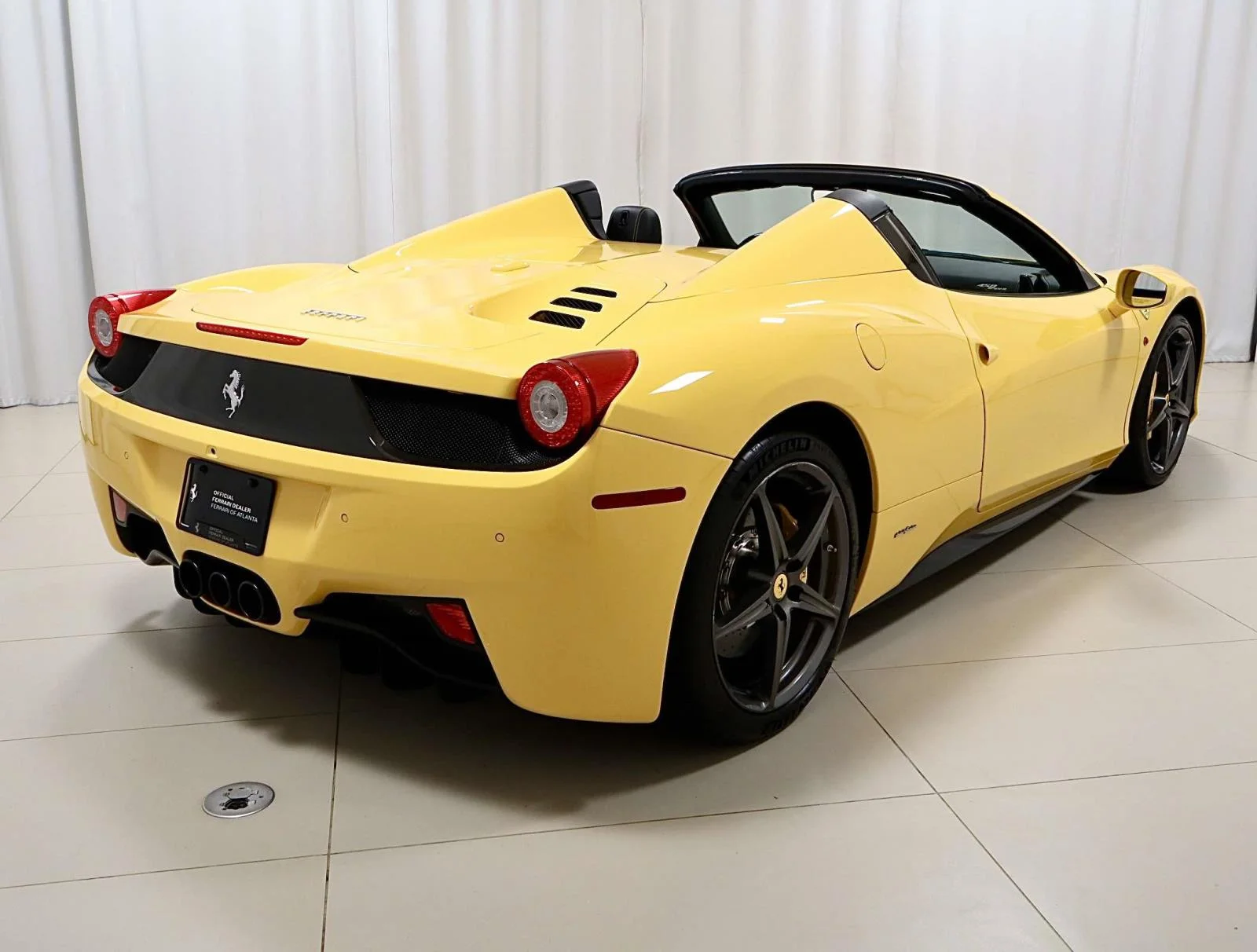 Used 2013 Giallo Modena Ferrari 2dr Conv image 5