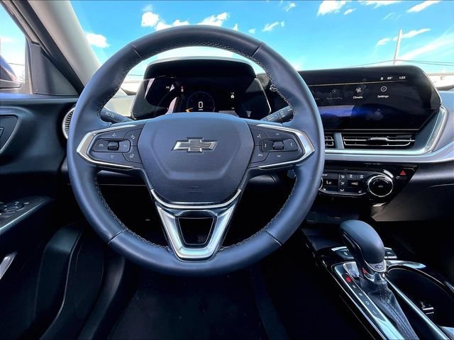 Used 2025 Mosaic Black Metallic Chevrolet ACTIV image 17