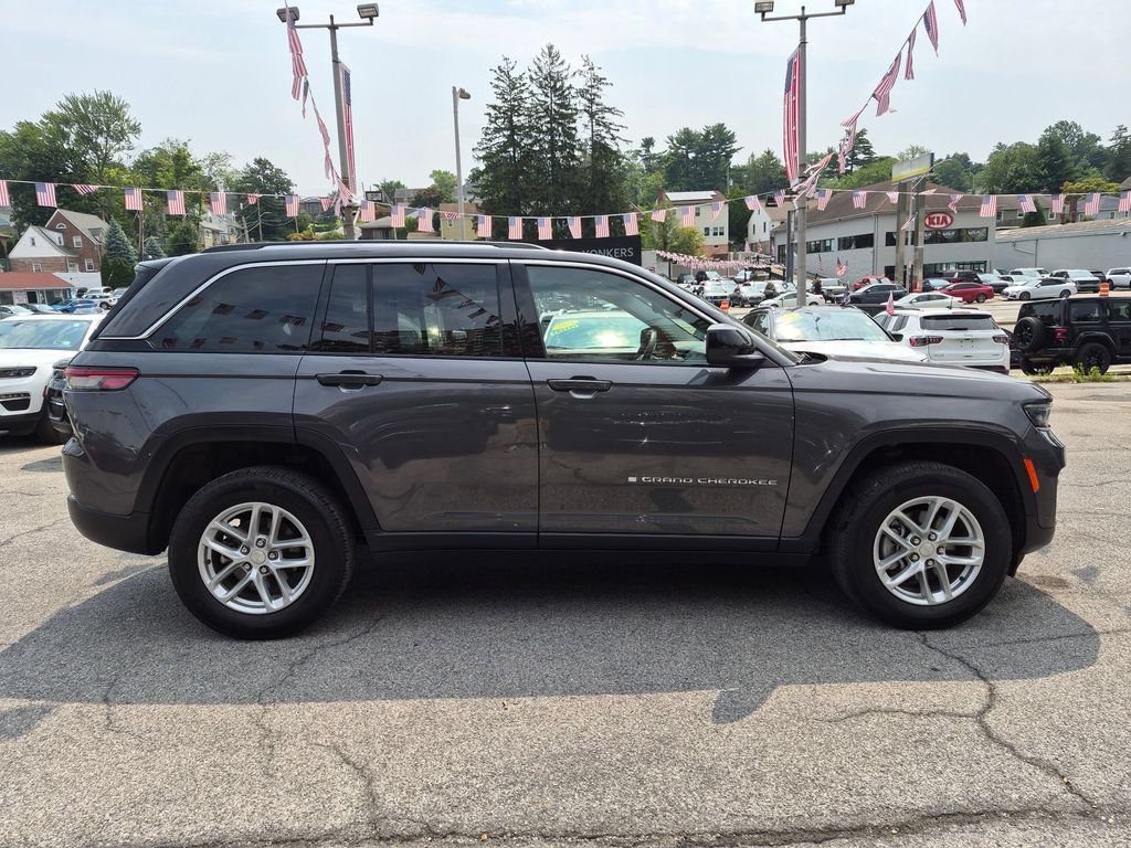 Used 2023 Gray Jeep Laredo image 5