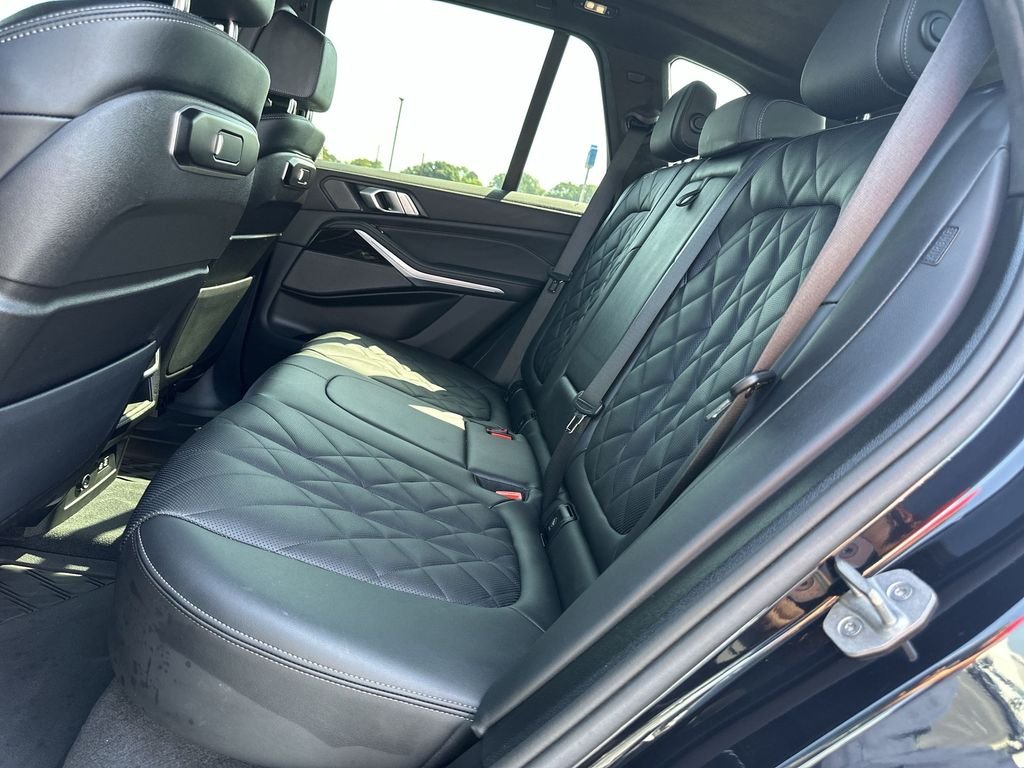 Used 2025 Black BMW xDrive50e image 29