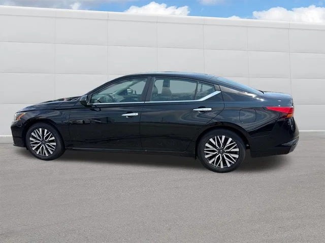 Used 2024 Nissan Altima SV with VIN 1N4BL4DV3RN323204 for sale in New Bedford, MA