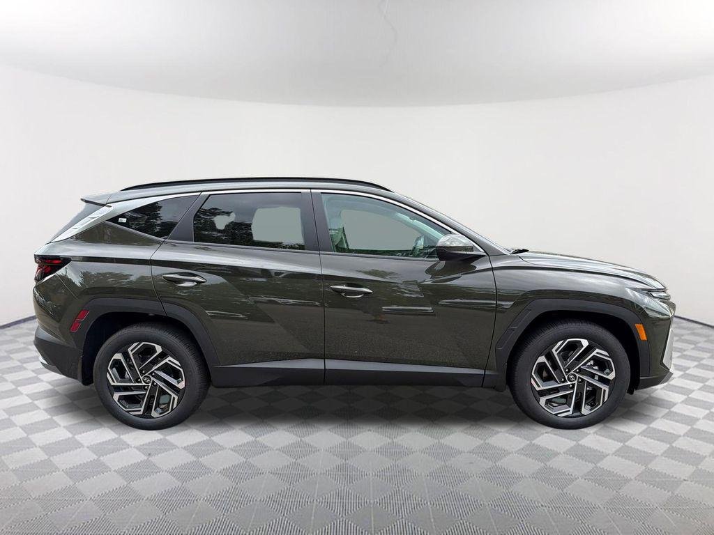 New 2026 Green Hyundai SEL FWD image 4