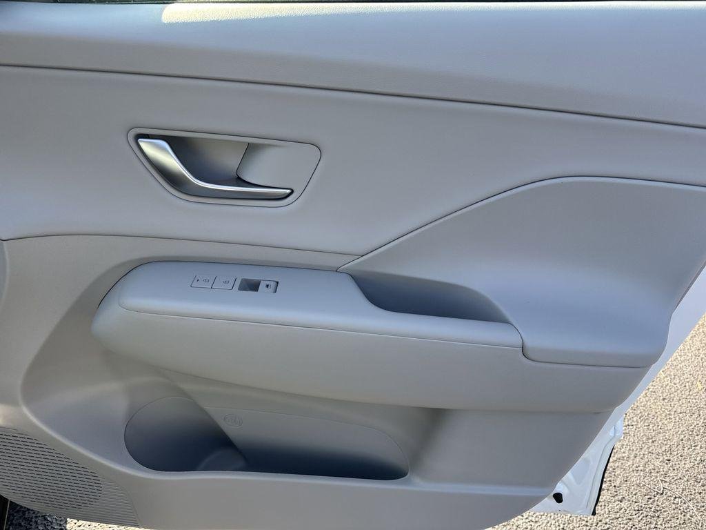 New 2026 White Hyundai SEL Premium FWD image 12