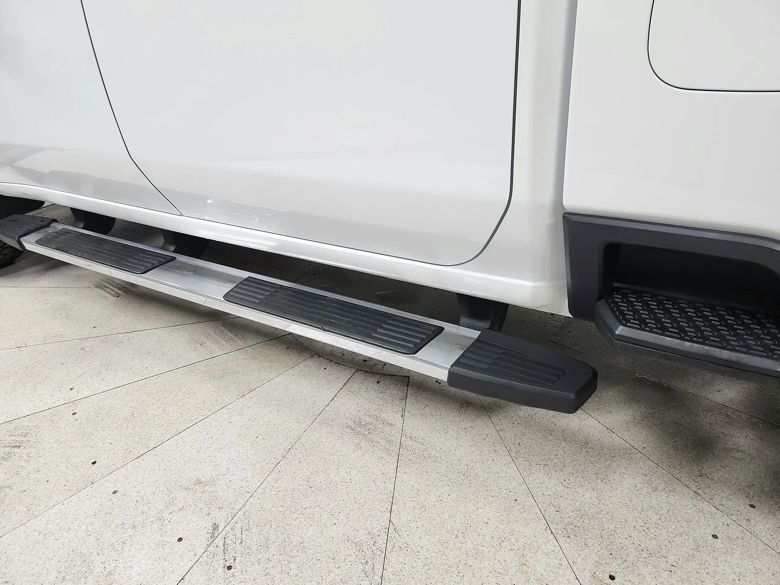 Used 2024 White Chevrolet LT image 48