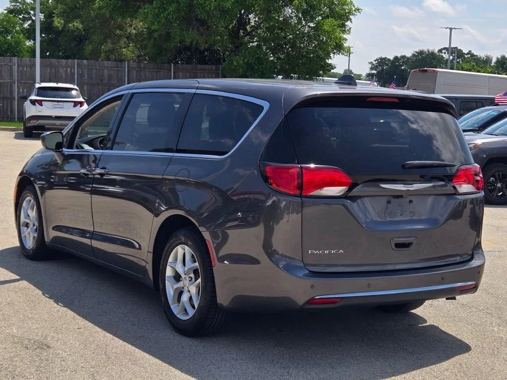 Used 2018 Gray Chrysler Touring Plus image 12