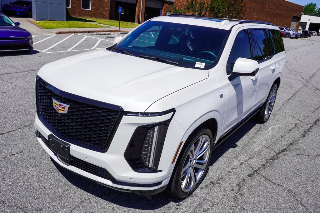 Used 2025 White Cadillac Sport image 40