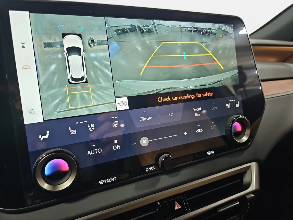 New 2026 Eminent White Pearl Lexus PREMIUM image 22