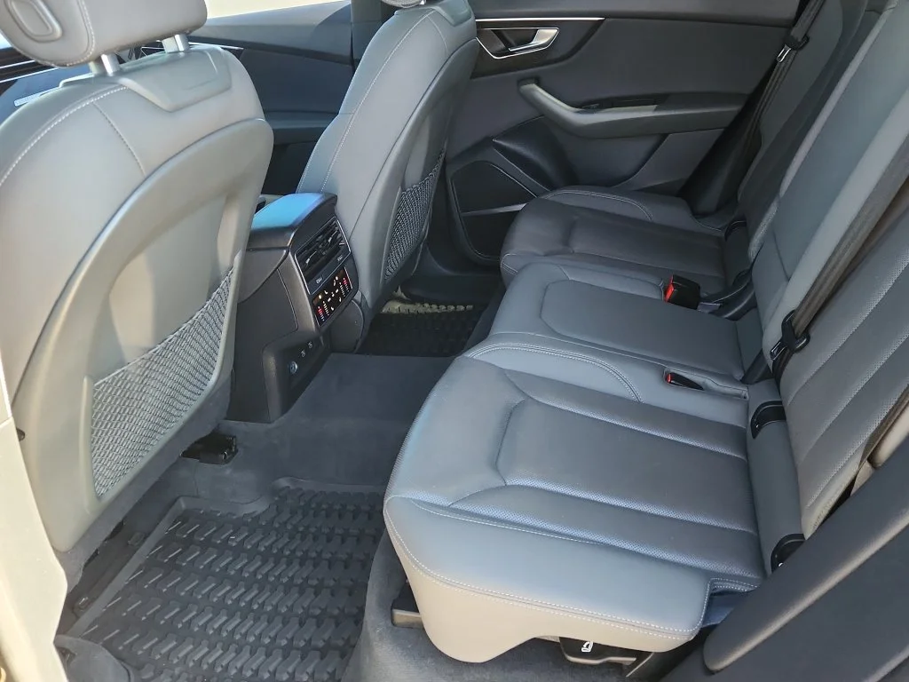 Used 2021 Gray Audi 55 Prestige image 10