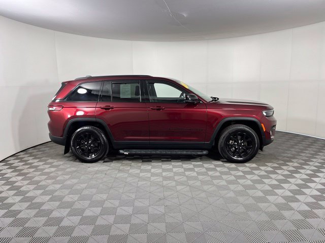 Used 2025 Red Jeep Altitude image 8