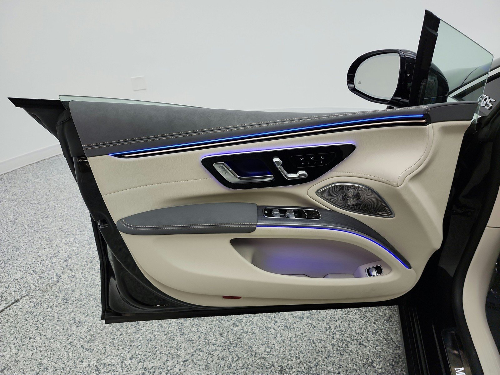 Certified Used 2024 Obsidian Black Metallic Mercedes-Benz EQS 450 4MATIC® Sedan image 14