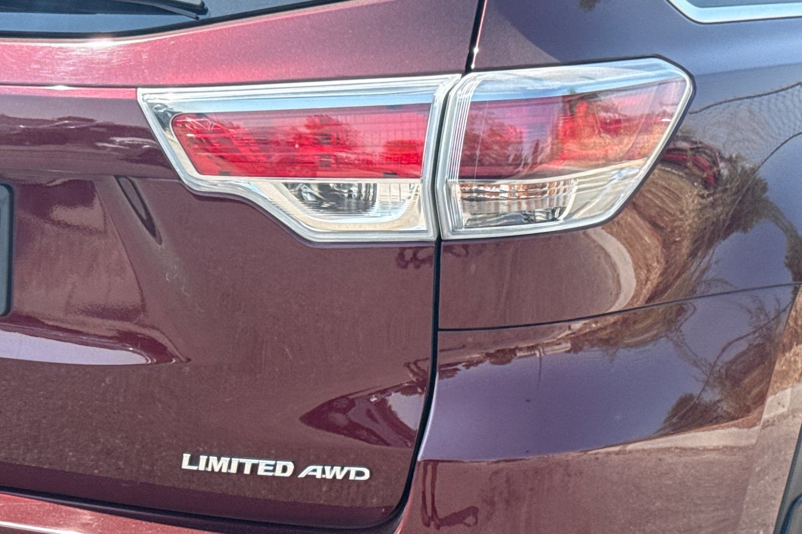 Used 2016 Red Toyota Limited image 29