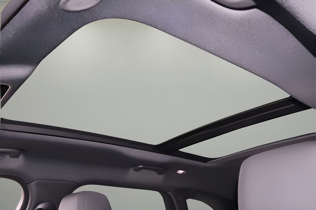 New 2026 Fuji White Land Rover Dynamic SE image 26