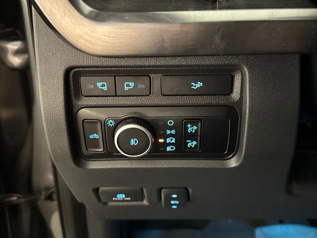 Used 2024 Gray Ford Lariat image 18