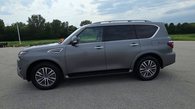 Used 2023 Gun Metallic Nissan SL image 4