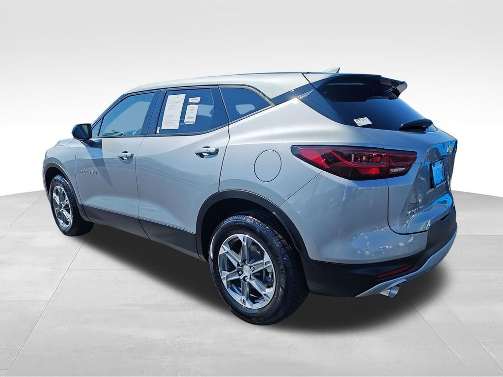 Used 2023 Gray Chevrolet LT image 3