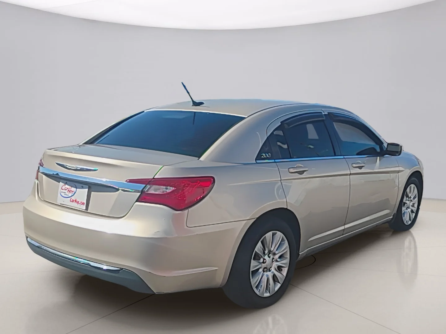 Used 2014 Gold Chrysler LX image 5
