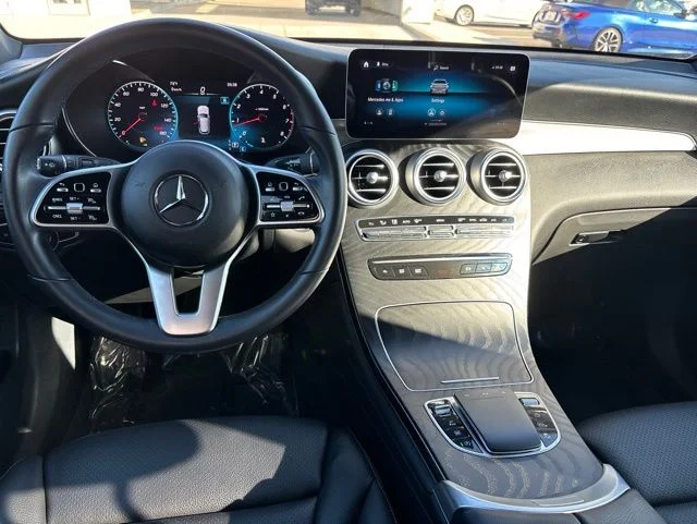 Used 2022 White Mercedes-Benz GLC 300 image 10