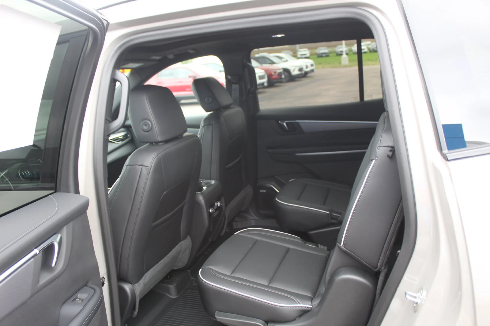 2027 Buick Enclave Sport Touring - Photo 9