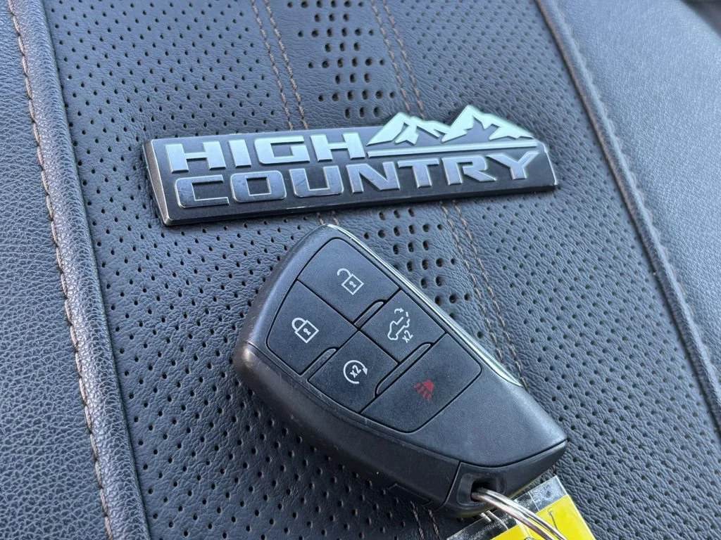 Used 2024 Summit White Chevrolet High Country image 36