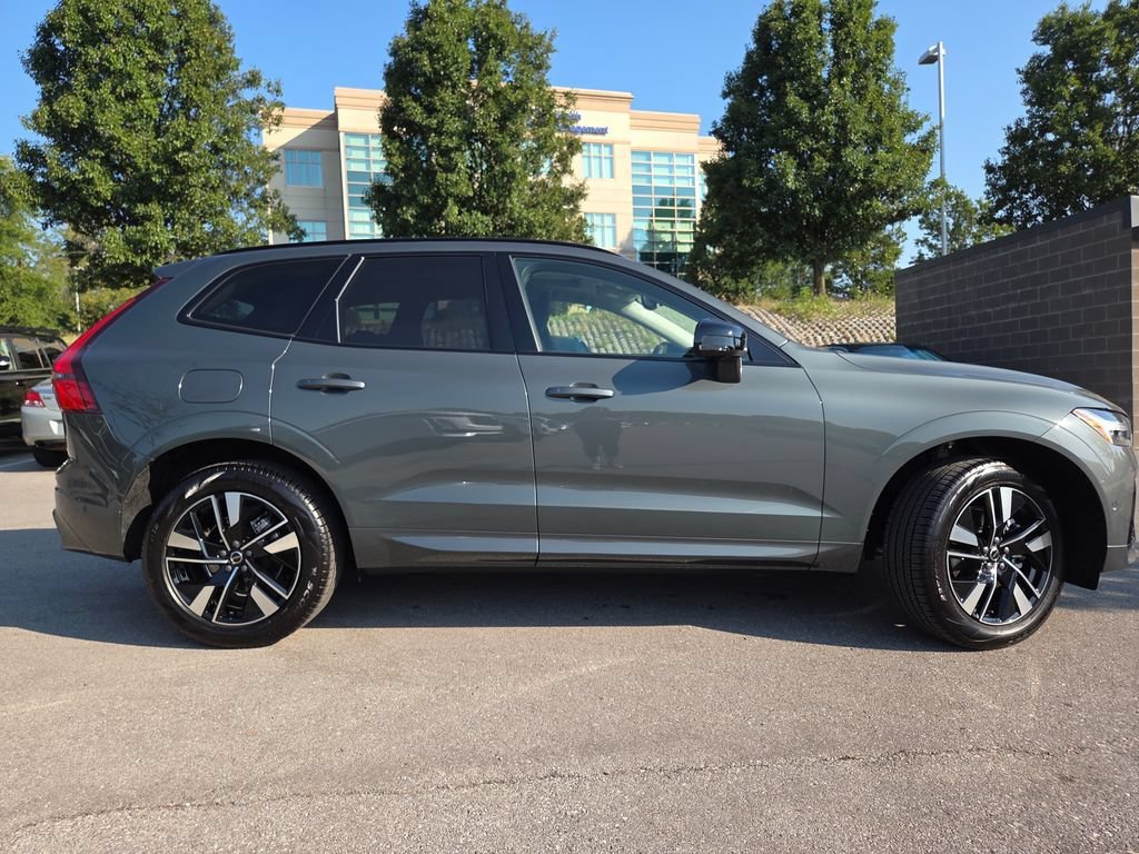 2026 Volvo XC60 Plus - Photo 28