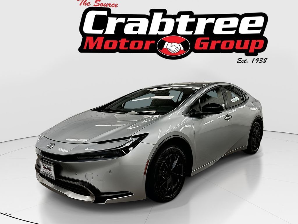 Used 2024  Toyota SE image 1