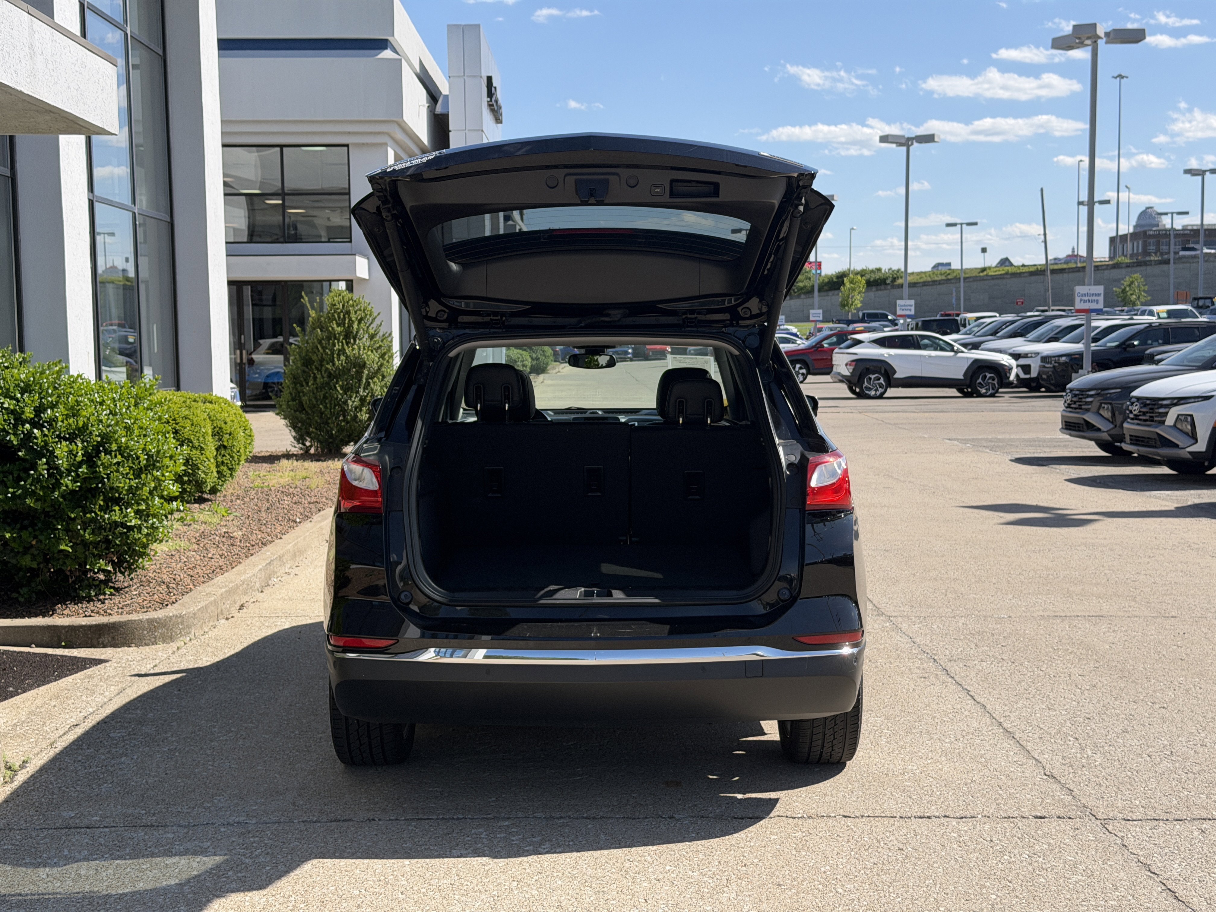 Used 2018 Mosaic Black Metallic Chevrolet Premier image 10