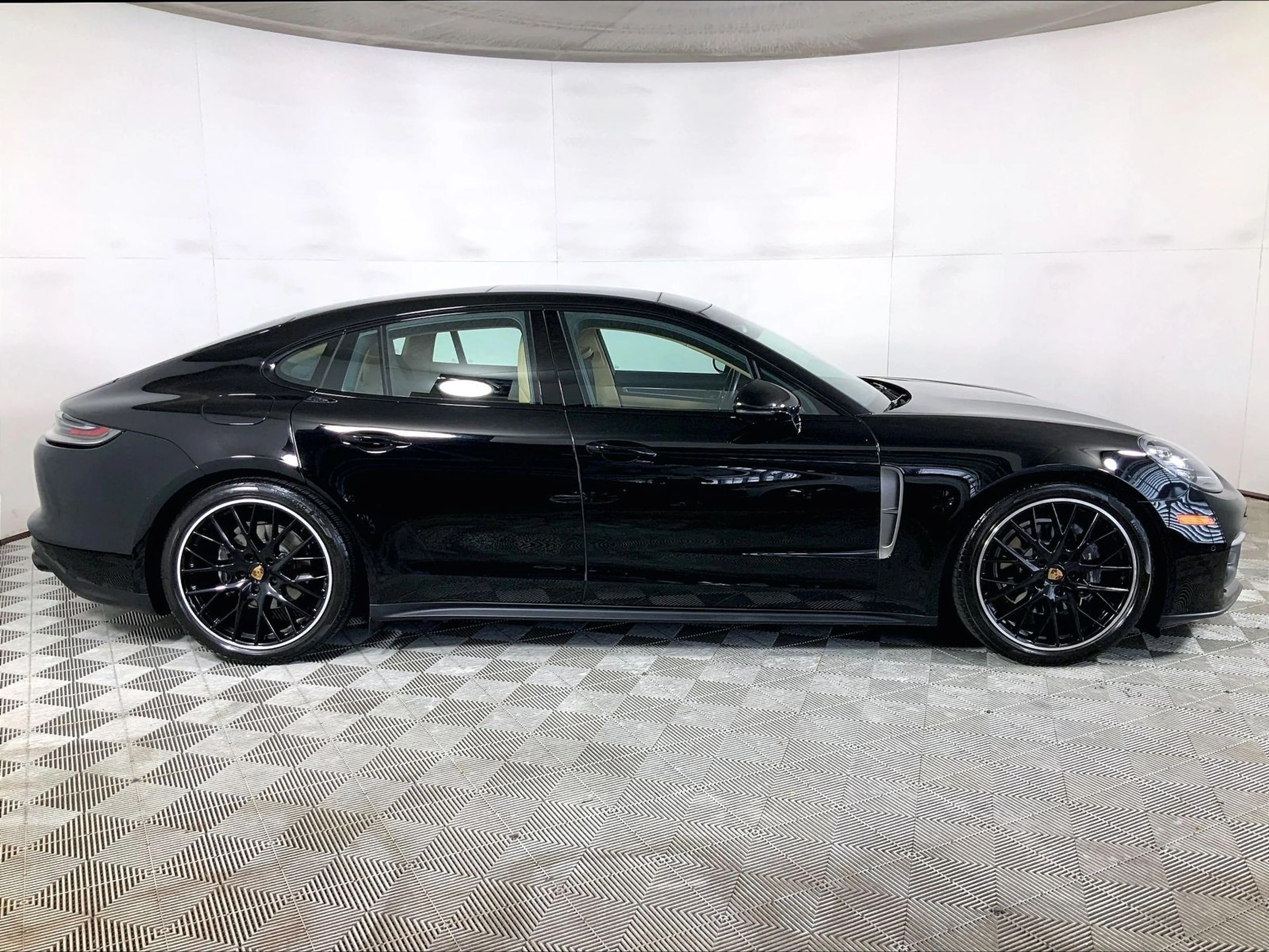 Used 2023 Black Porsche 4 Platinum Edition image 8