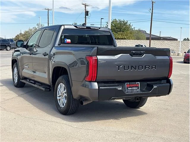 Used 2022 Magnetic Gray Metallic Toyota SR5 (A10) 4x2 CrewMax 5.5 ft. box 145.7 in. WB image 2