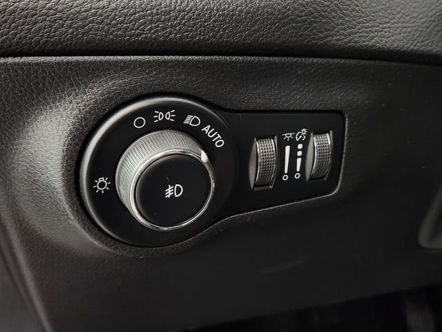 Used 2017 Red Jeep Latitude image 24
