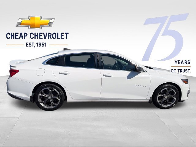 Used 2019 SUMMIT WHITE Chevrolet RS image 6